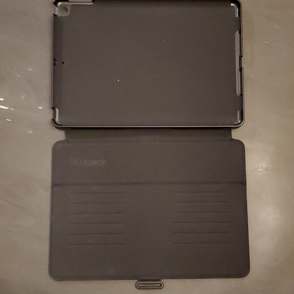 IPad 8yh generation case - Picture 3 of 4